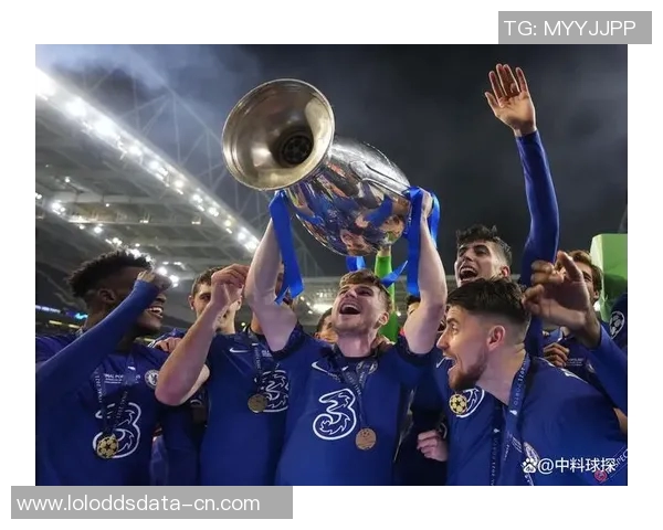 西甲激战：多特蒙德大胜切尔西引发争议判罚全场沸腾